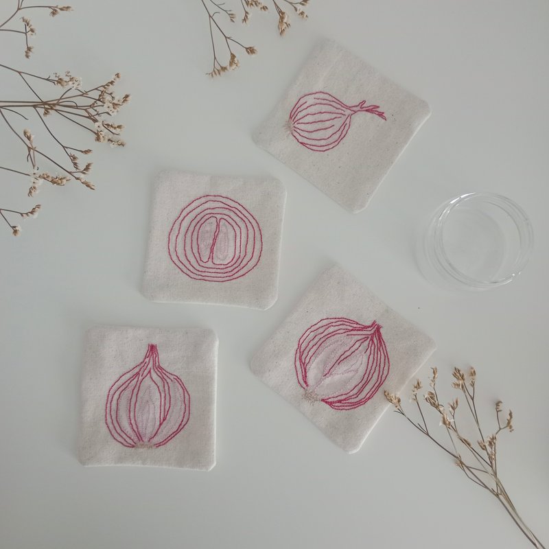 Onion coaster set 4 PCS hand embroidered cotton fabric - 杯垫 - 棉．麻 白色