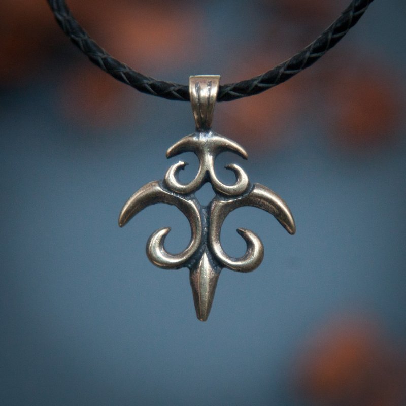 复古坠饰。时尚皮革项链。女性护身符饰品。古风 - 项链 - 其他金属 橘色