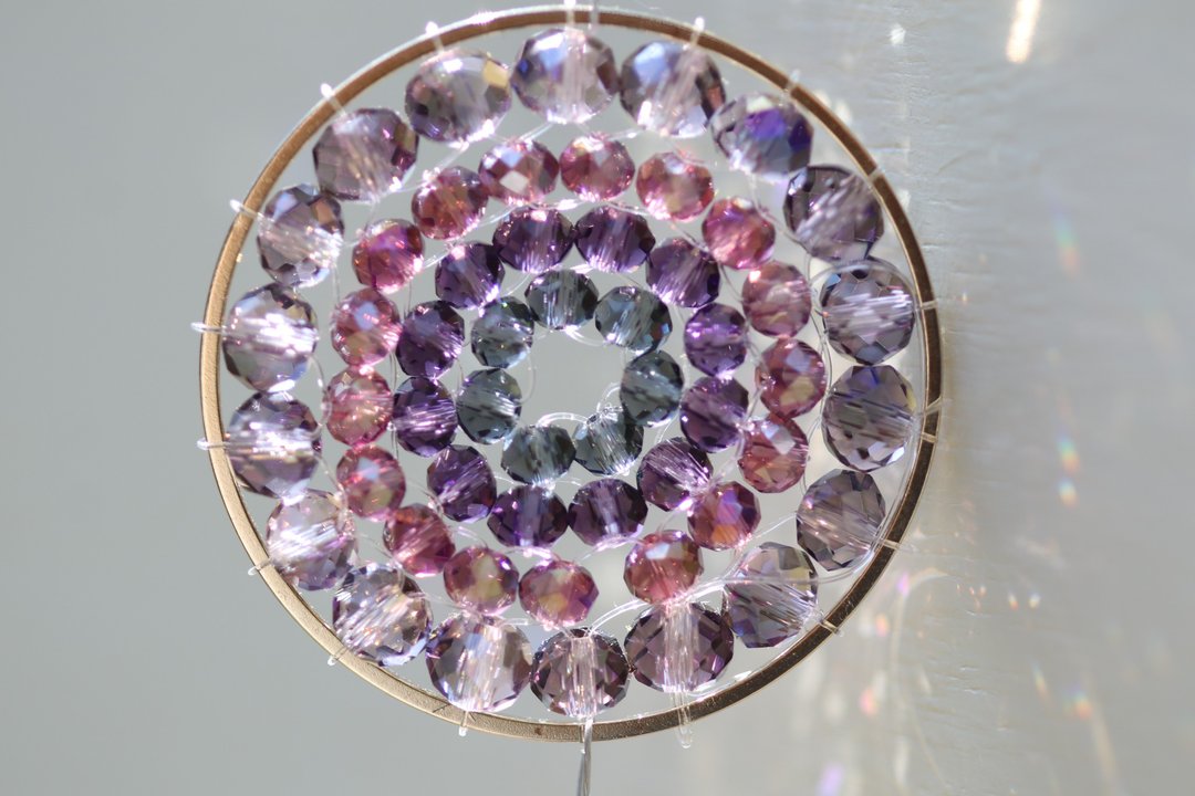 A shining purple color mandala made of glass beads. - 其他 - 玻璃 紫色