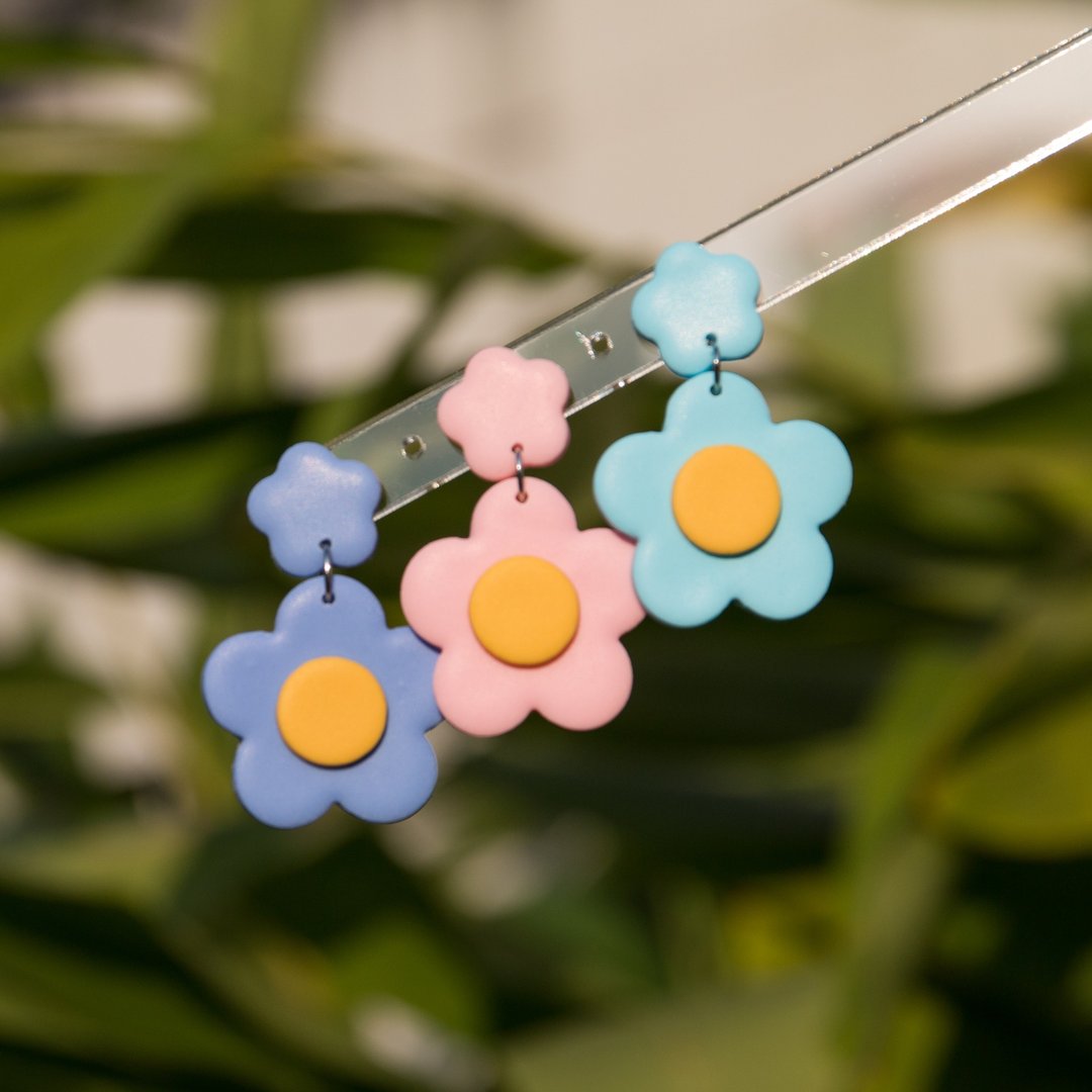 Handmade Polymer Clay Earrings Mini Flower Dangles - 耳环/耳夹 - 粘土 多色