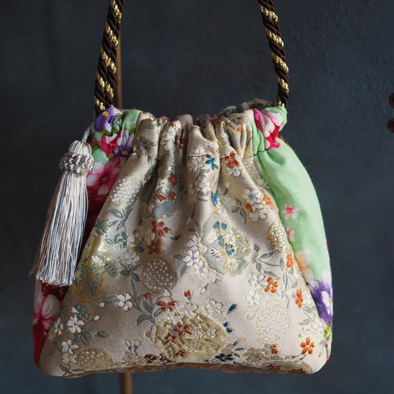 台湾花布x丝绸织物 2way 手提侧背水桶包 ( 独一无二/免运 ) - 手提包/手提袋 - 棉．麻 蓝色