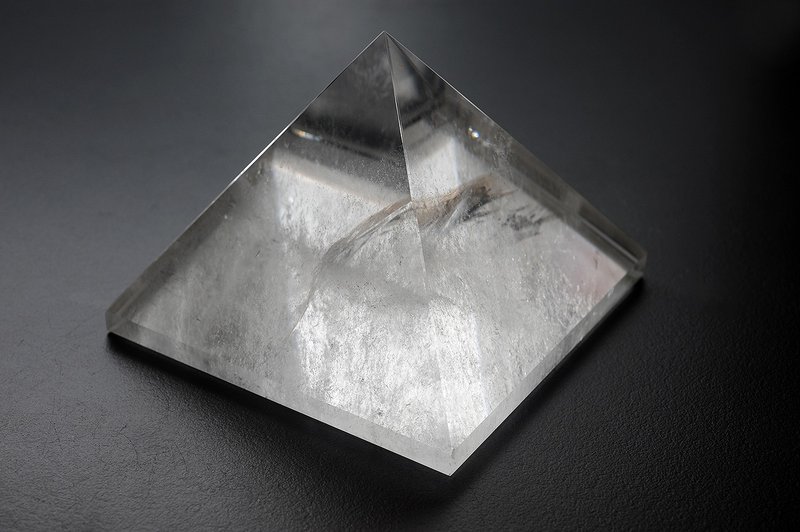白水晶金字塔矿石/水晶/灵修/开运/招财/破煞/防小人 - 摆饰 - 水晶 