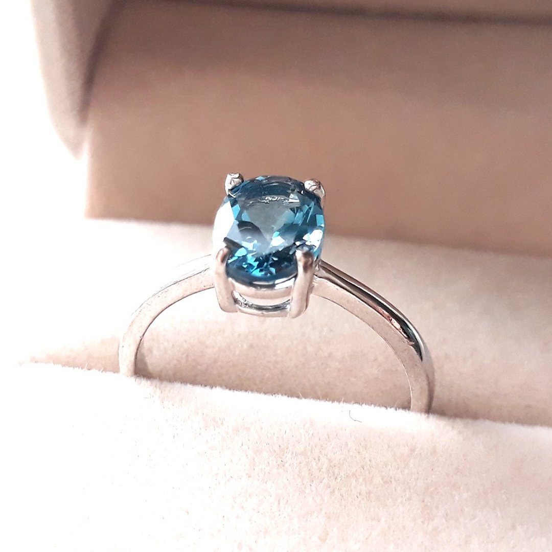 925银白金 VVS伦敦蓝拓帕石Topaz 椭圆切面爪镶戒指6*8mm - 戒指 - 半宝石 
