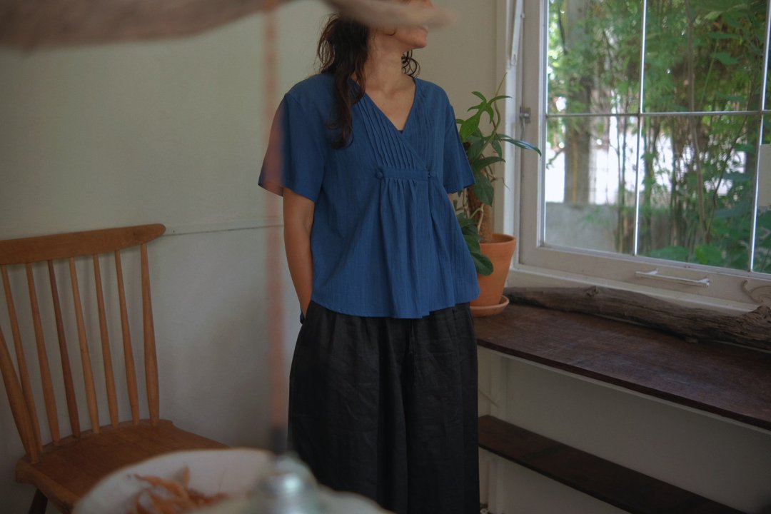 Oki Top | 清迈萨龙棉 | 天然蓝染 - 女装上衣 - 棉 蓝色