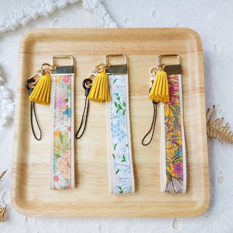 黄色系花布流苏手机防摔手腕带 - 挂绳/吊绳 - 棉．麻 黄色