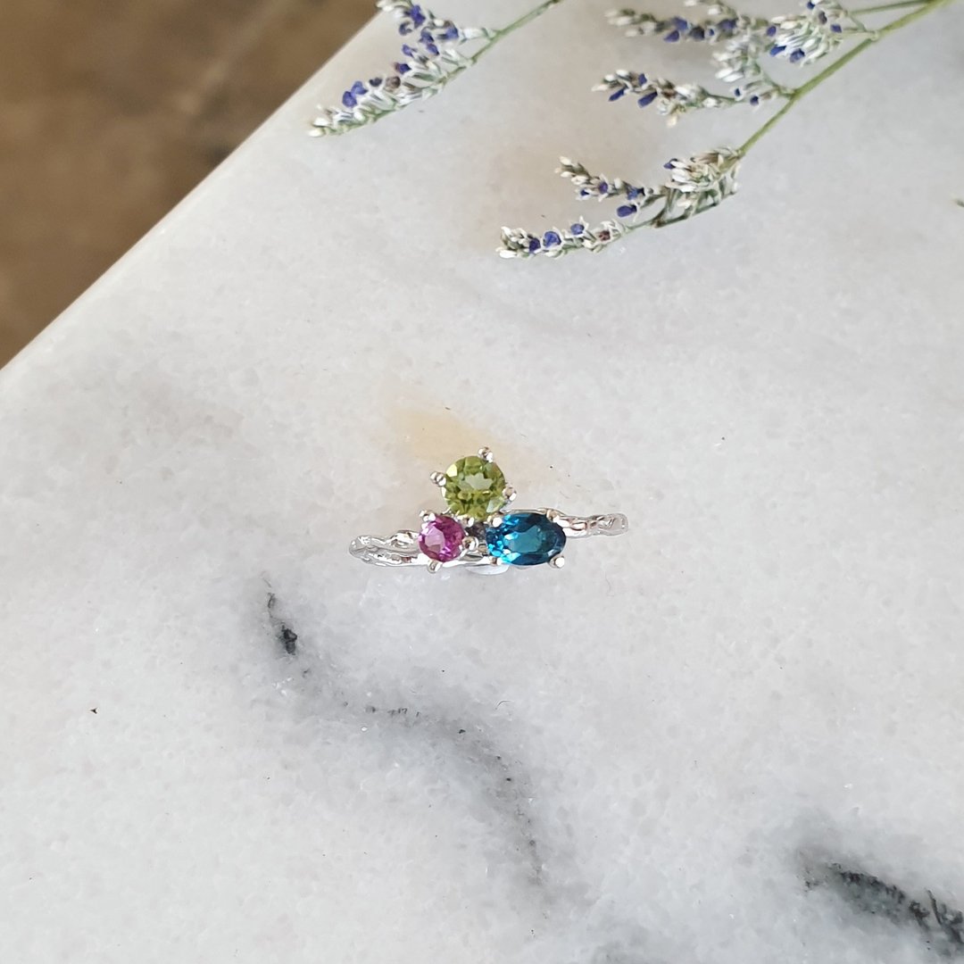Peridot ring, London Blue topaz, Amethyst, Silver, white gold plated, freesize - 戒指 - 宝石 多色