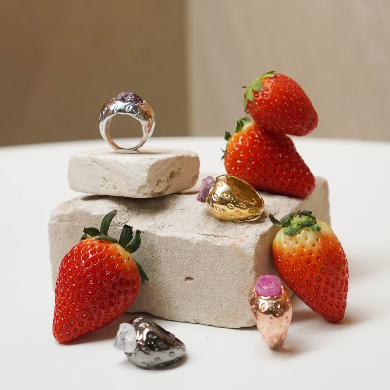 草莓戒指 - 戒指 - 半宝石 银色