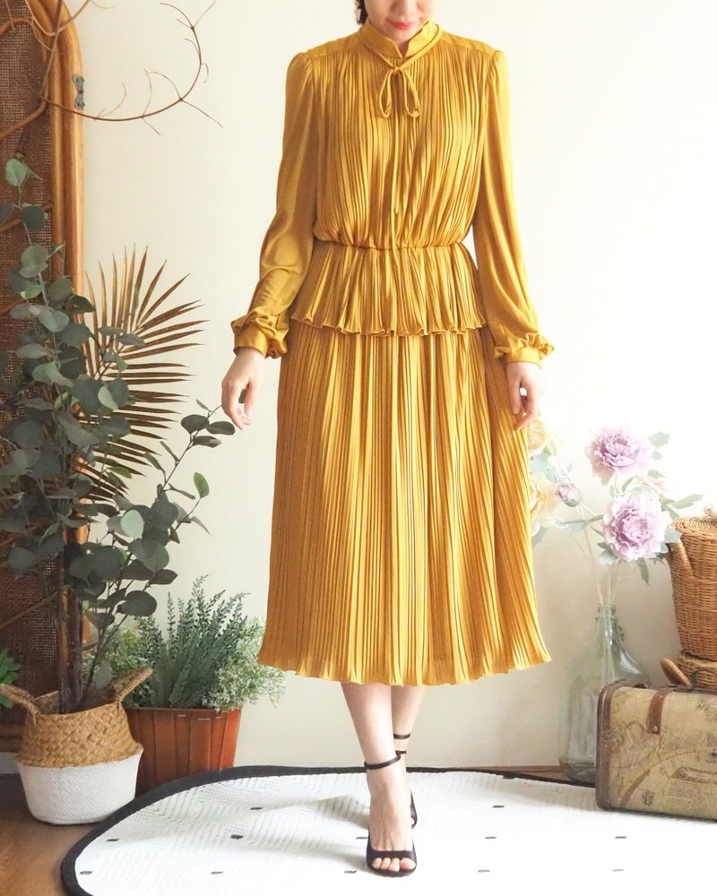 VINTAGE Pleat  Mustard Yellow Dress, size S - 洋装/连衣裙 - 聚酯纤维 黄色