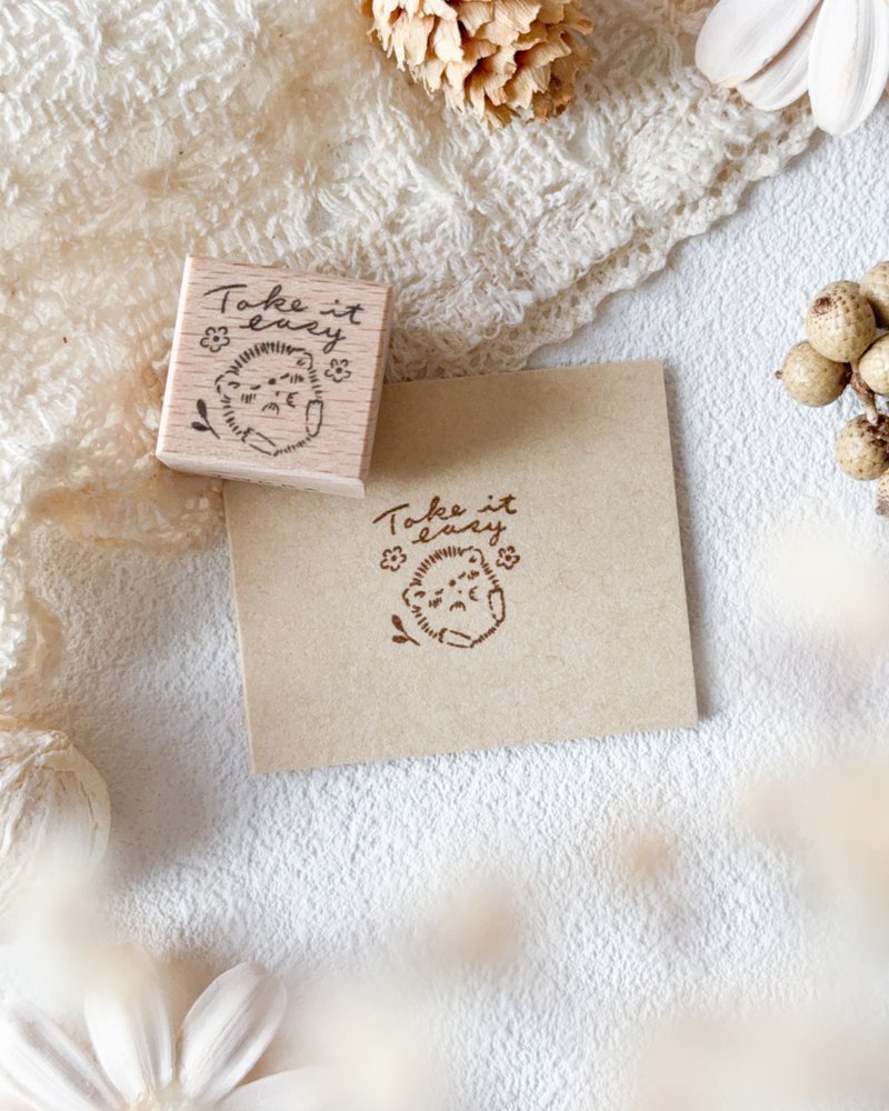 睡着的小刺猬橡皮印章 2×2cm 手帐与信件的小巧点缀 - 印章/印台 - 木头 