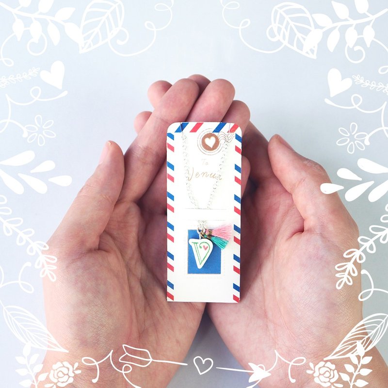 情人节 生日 母亲节 小礼物 客订制 陶瓷手绘英文字母颈链 名字迷你 锁骨 项链 原创 手作项链 颈链首饰恋字成瘾 苏苏  Tiny porcelain Letter necklace .Silver.Gold,Personalized bridesmaid gift,Wedding Minimalist Bridal party gift  Birthday, girl handmade ooak - 颈链 - 瓷 蓝色