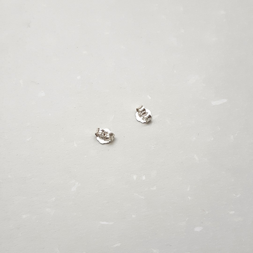 【加购卖场】纯银耳扣 (一对) - 耳环/耳夹 - 其他金属 银色