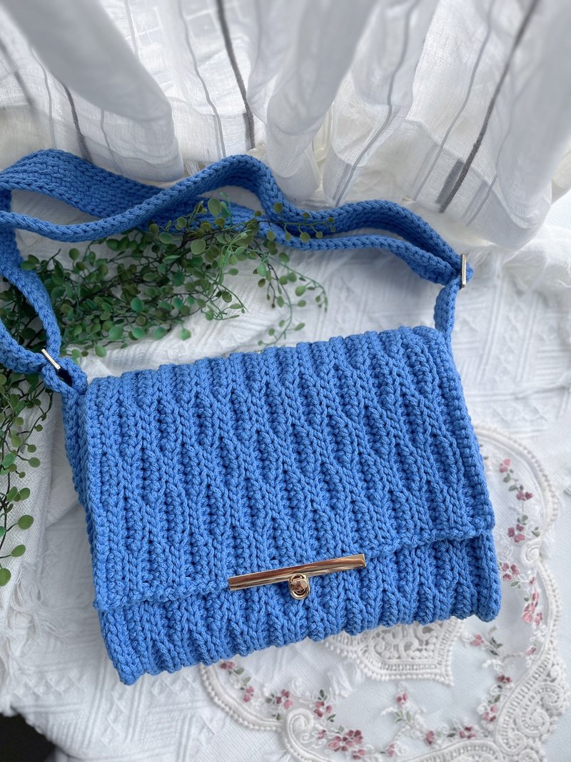 手工钩织Waves斜挎包手袋单肩包海蓝色针织鈎织编织手作斜孭袋 - 侧背包/斜挎包 - 棉．麻 蓝色