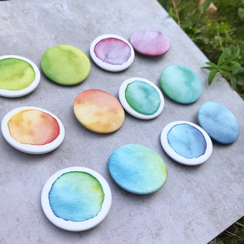 水彩渐层/小徽章 - 徽章/别针 - 塑料 多色