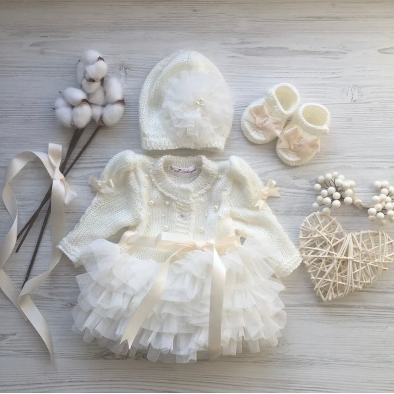 Hand knit outfit for baby girl: dress, hat, shoes. Baptism dress. Photo props. - 包屁衣/连体衣 - 其他材质 