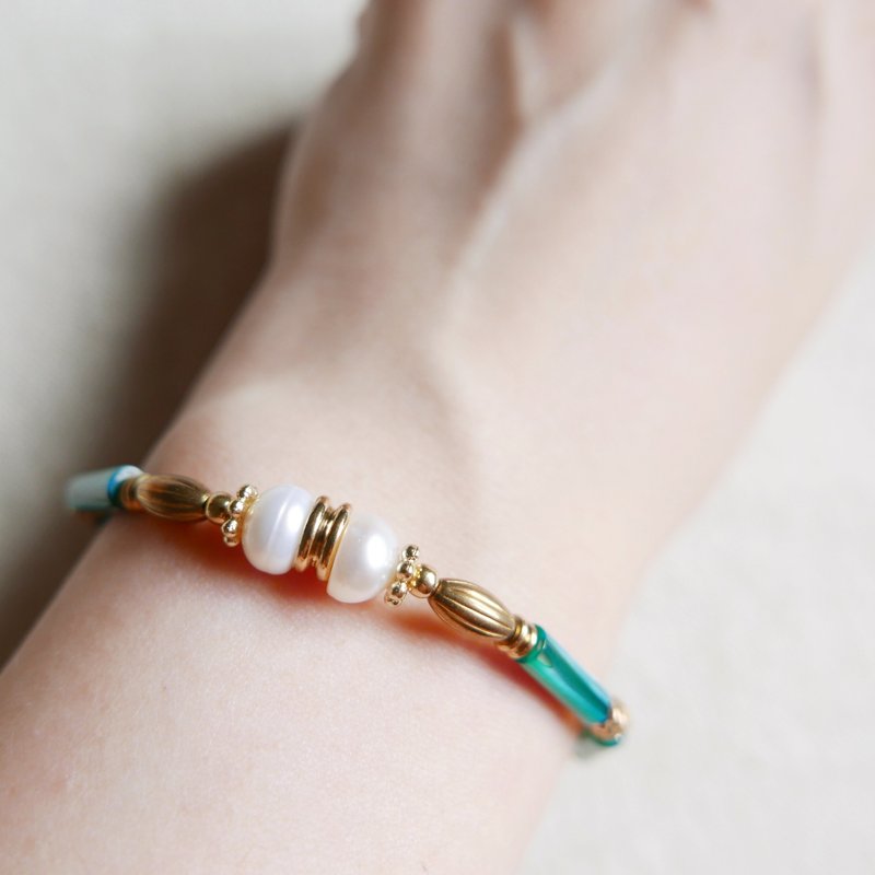 古典轻珠宝。夏限定。孔雀绿贝壳手链 - 手链/手环 - 宝石 绿色