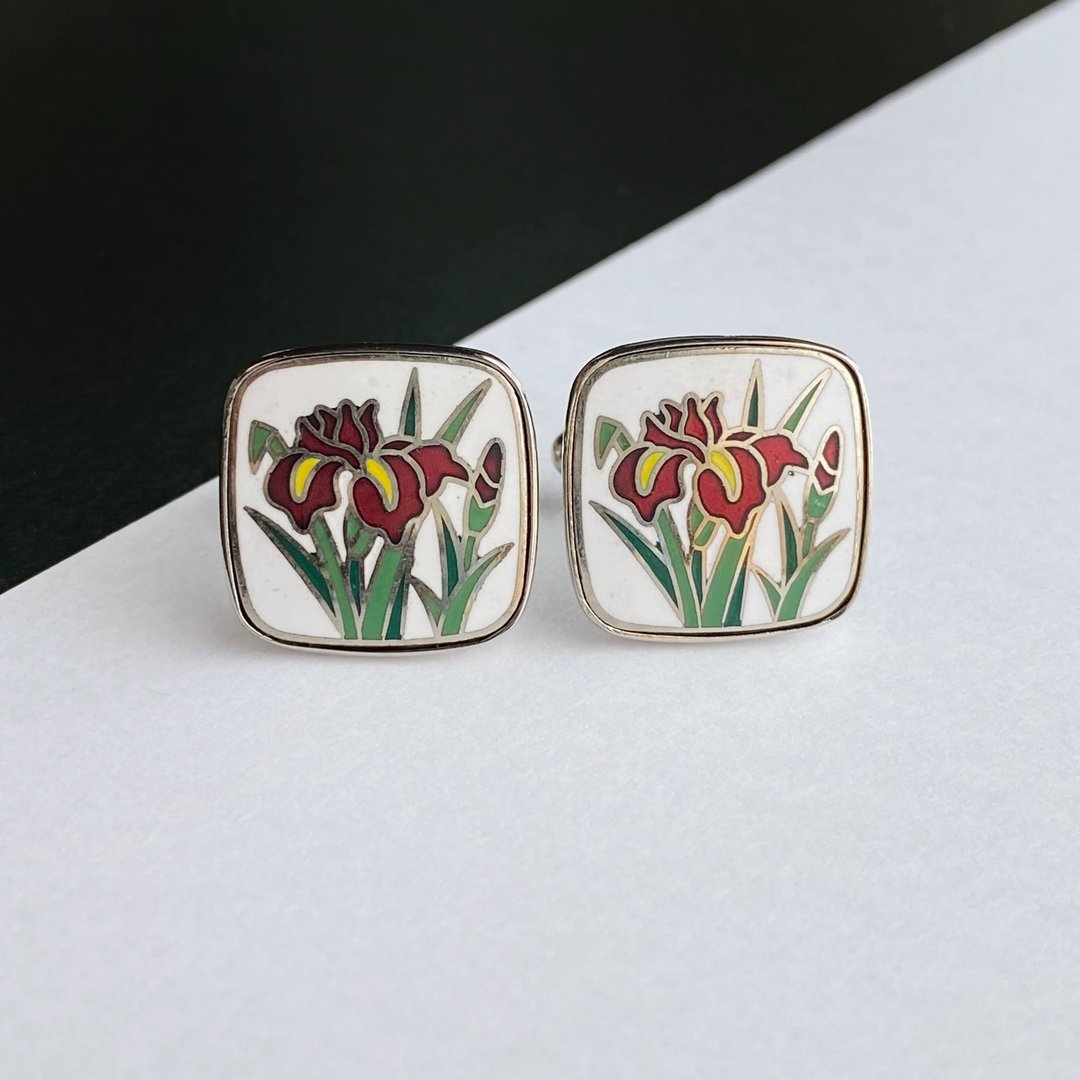 Kakitsubata [White White] Cloisonne Cufflinks Cufflinks Red Copper Metal Cloisonne - 袖扣 - 其他材质 白色