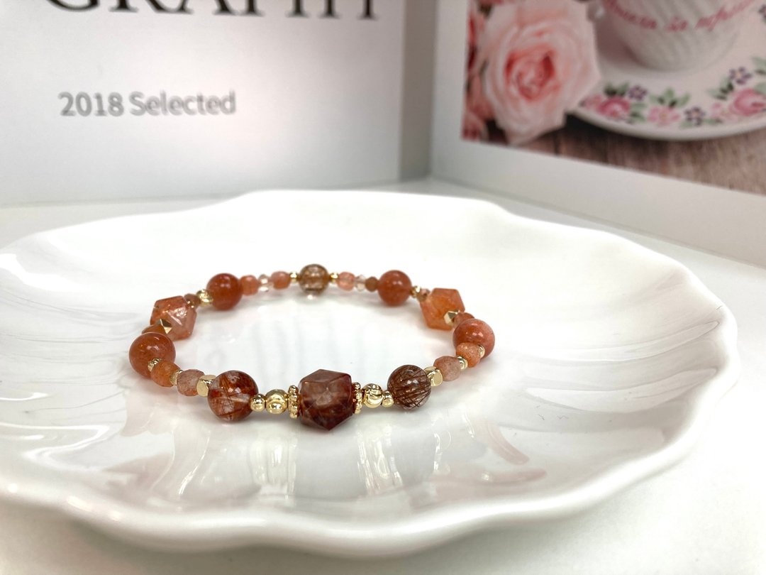 【可客制】红胶花铜发晶太阳石水晶手链 提升人缘健康水晶手链 - 手链/手环 - 水晶 