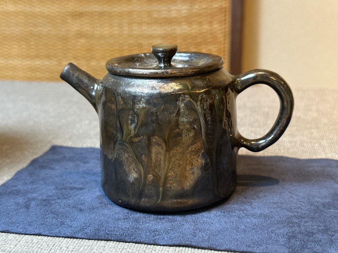 台湾名家周圣钧【釉变】手作黑金属流釉壶001 - 茶具/茶杯 - 陶 黑色