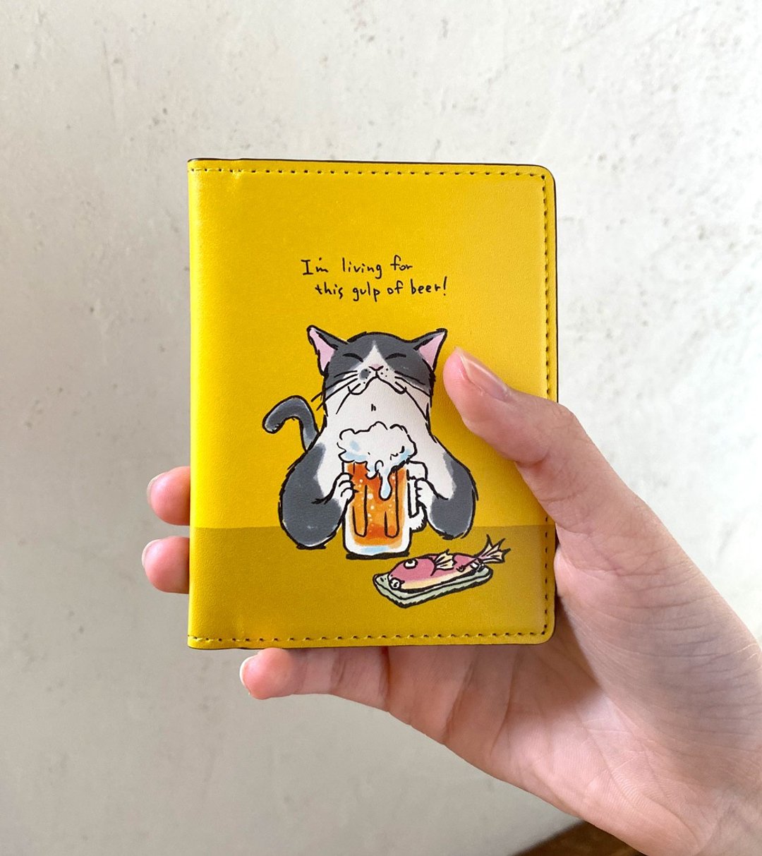 Business card holder Cat toasts with beer Yellow - 名片夹/名片盒 - 其他人造纤维 黄色