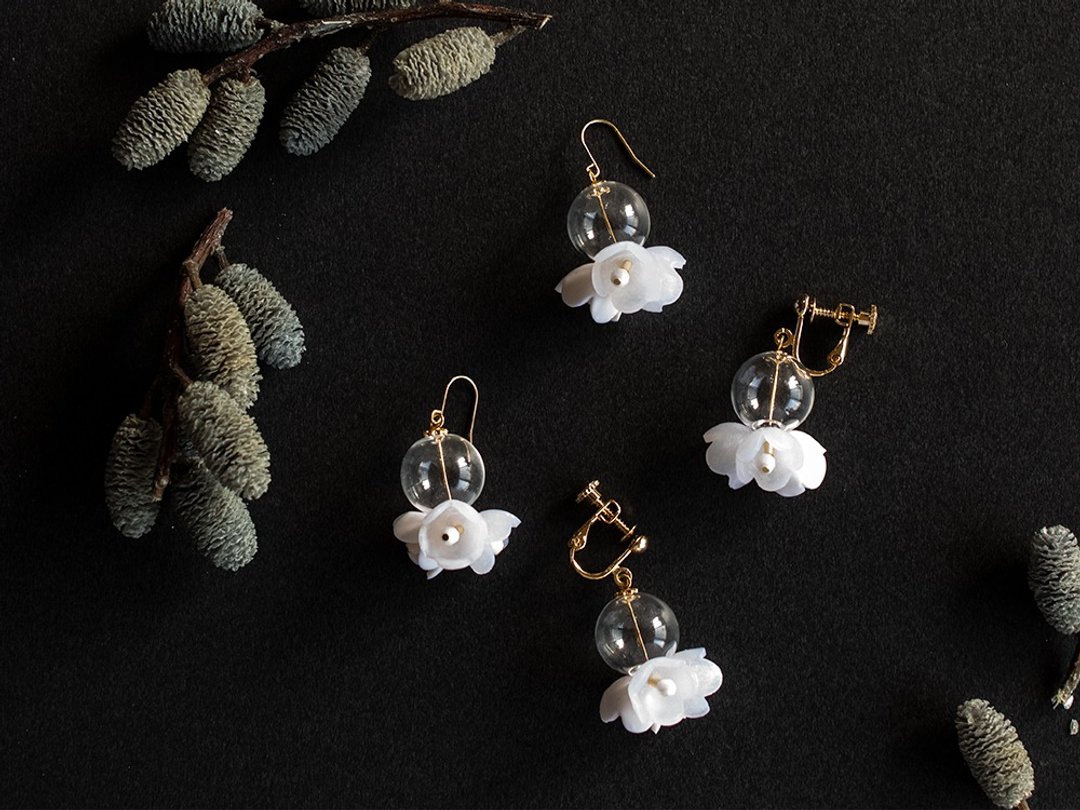 flowers &amp; glass dome Earrings / White - 耳环/耳夹 - 粘土 白色
