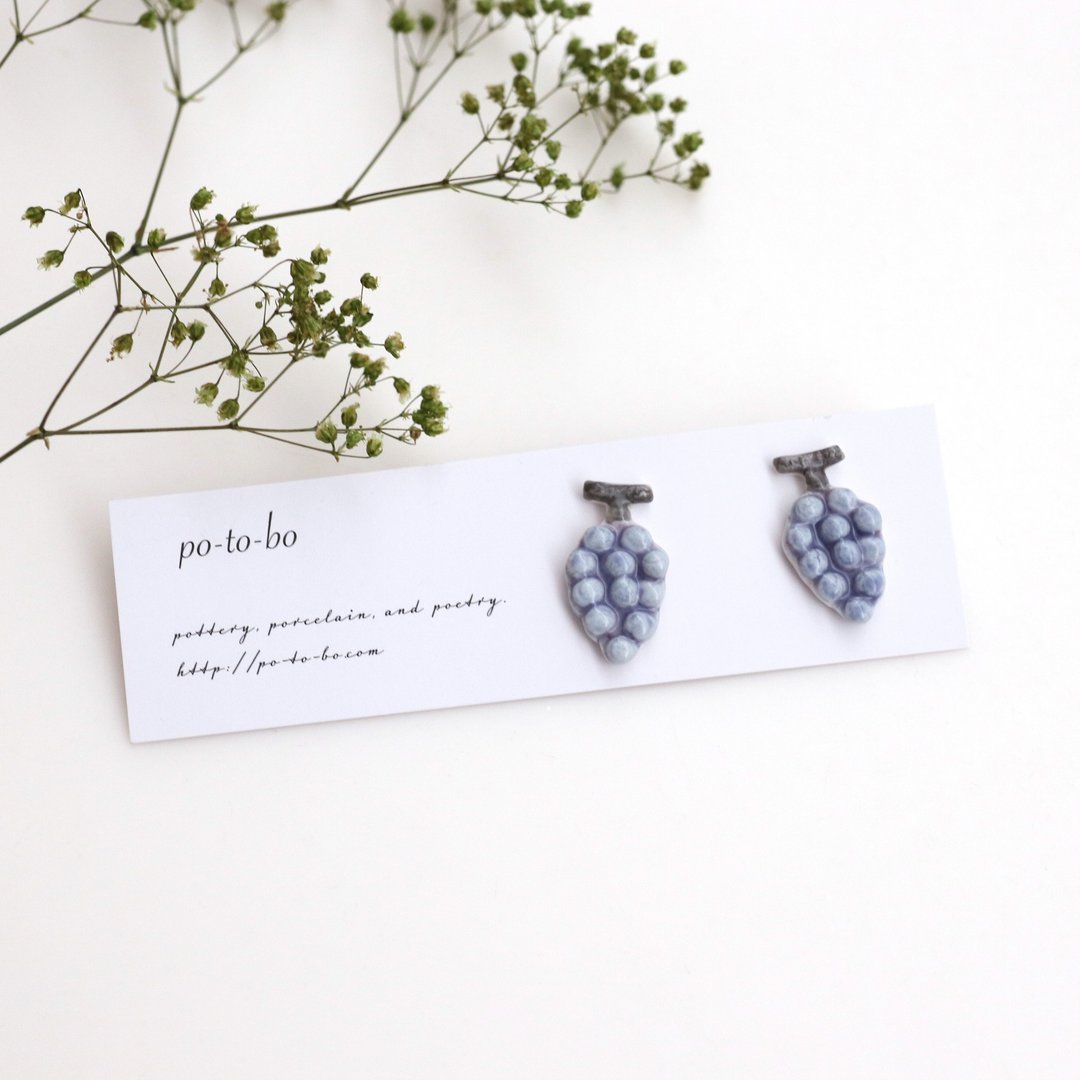 Grape earrings - 耳环/耳夹 - 瓷 紫色