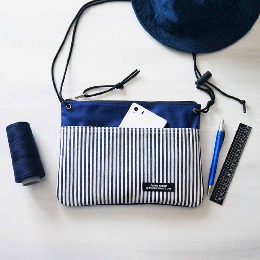 Hickory Stripe & Navy Sachet bag - 侧背包/斜挎包 - 棉 蓝色