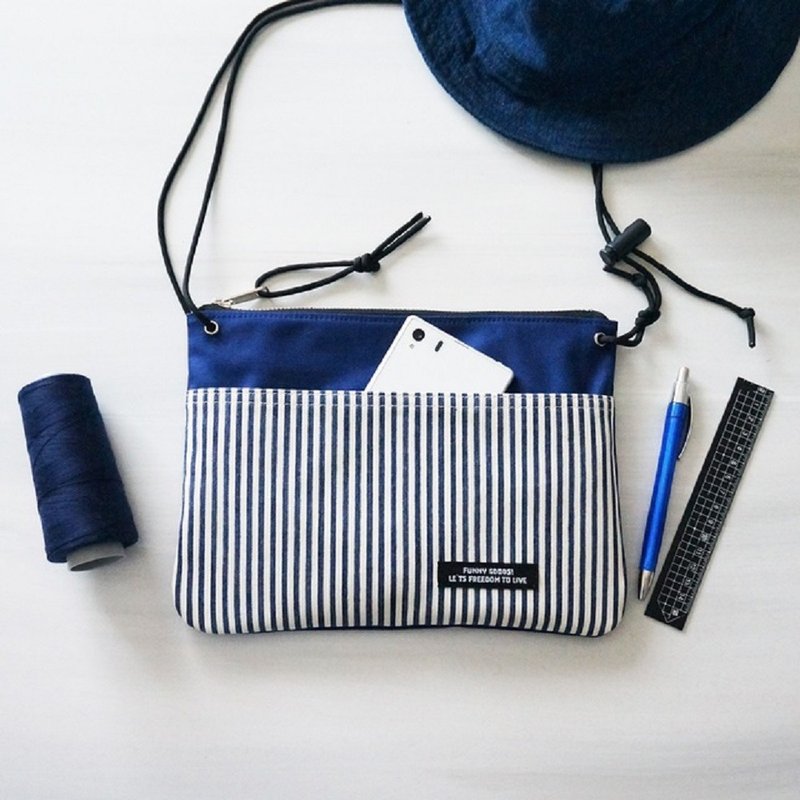 Hickory Stripe & Navy Sachet bag - 侧背包/斜挎包 - 棉．麻 蓝色