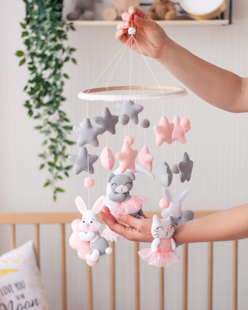 Baby mobile bunny bear kitten moon stars pink and grey nursery - 玩具/玩偶 - 其他材质 粉红色