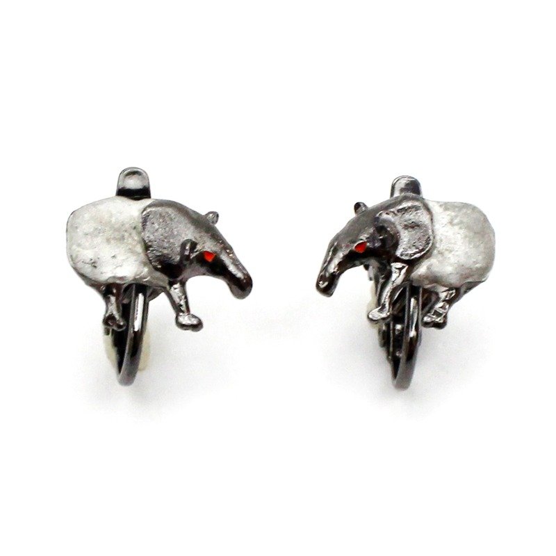 Tapir Earring Black) / Baku Earrings Gun Metal EA 071 GM - 耳环/耳夹 - 其他金属 黑色
