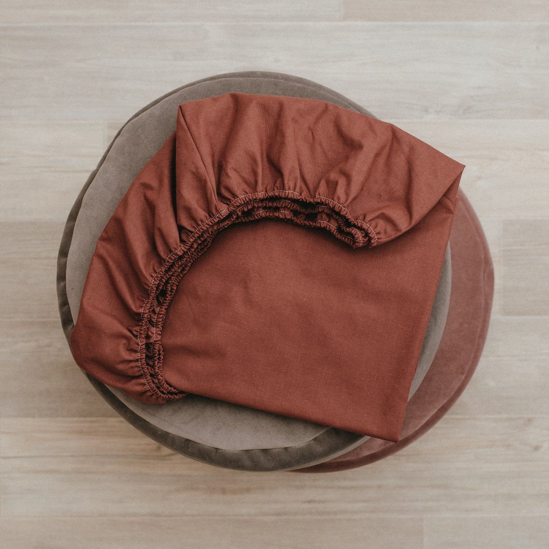 Burgundy fitted cot sheets for baby crib - Cot sheet fitted with elastic - 婴儿床上用品 - 棉．麻 红色