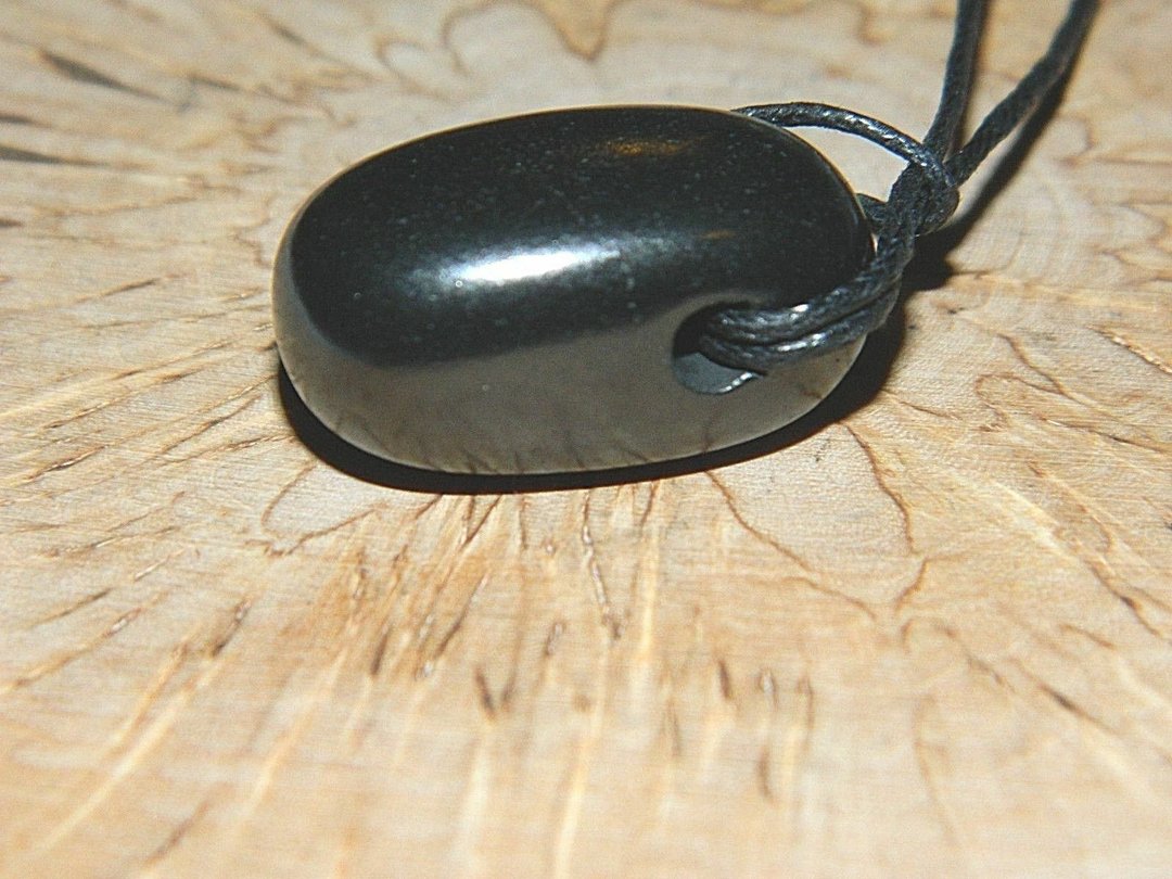 Shungite necklace, shungite pendant, black bead, cute healing jewelry - 项链 - 石头 黑色