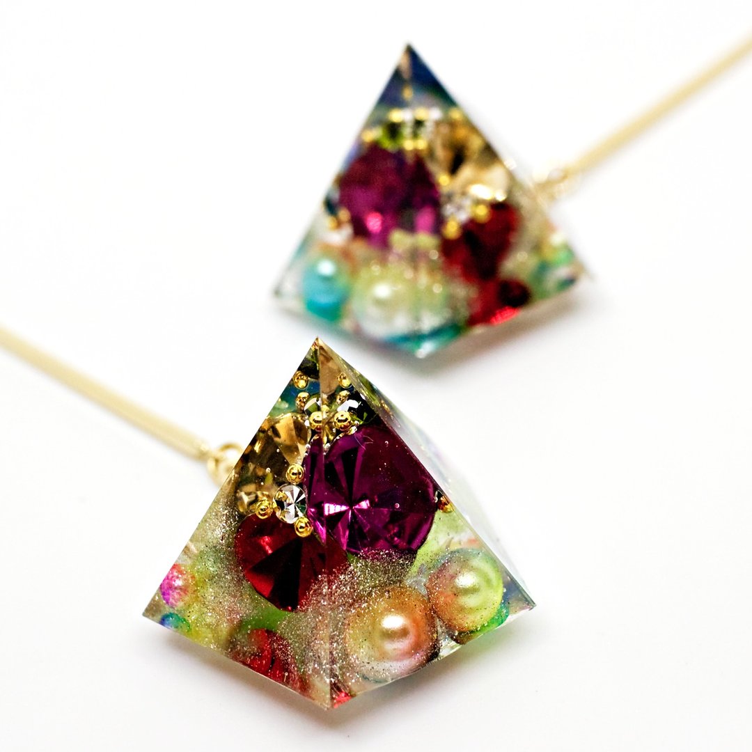 Pentagon Dangle Earrings (Akebono in Spring) - 耳环/耳夹 - 树脂 多色