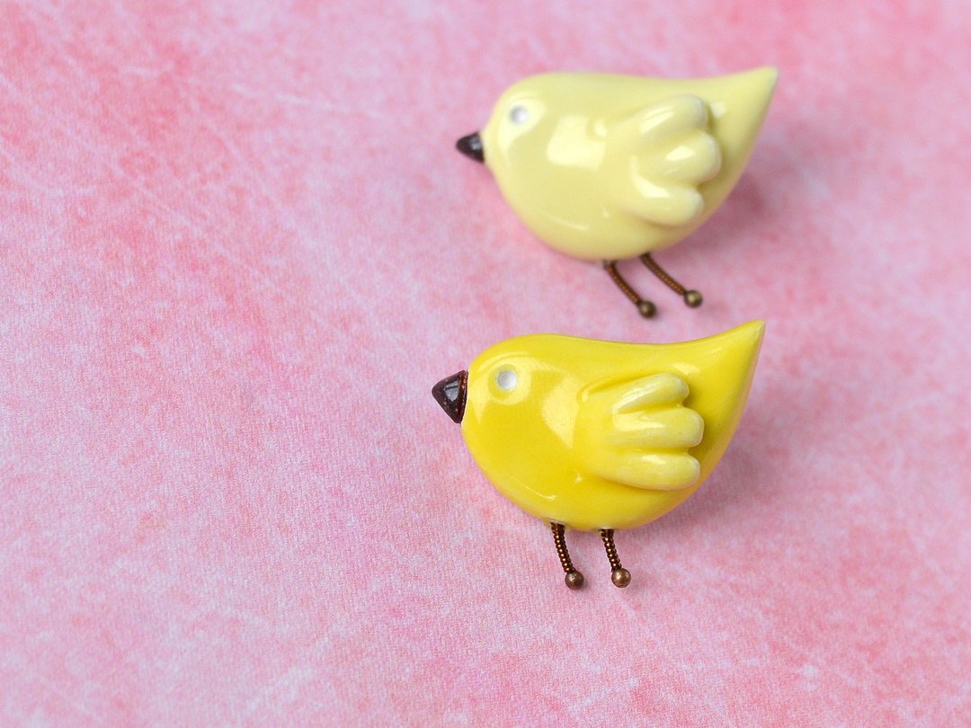 Chicken pin ceramic brooch - 胸针 - 陶 黄色