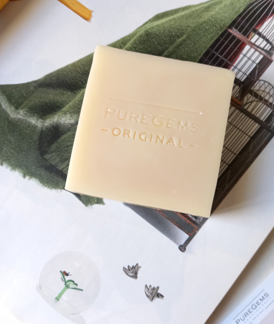 PUREGEMS 甜杏仁油。冷杉 雪松 薰衣草。手工皂 - 肥皂/手工皂 - 其他材质 白色