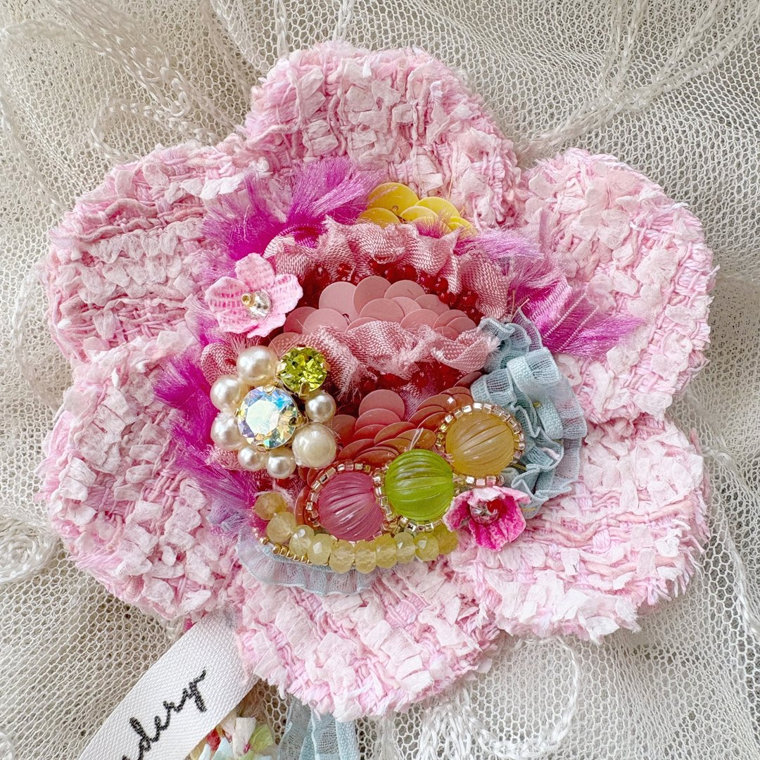 梦幻花朵胸针 No.70　手作飾品　独一无二 - 胸针 - 棉 