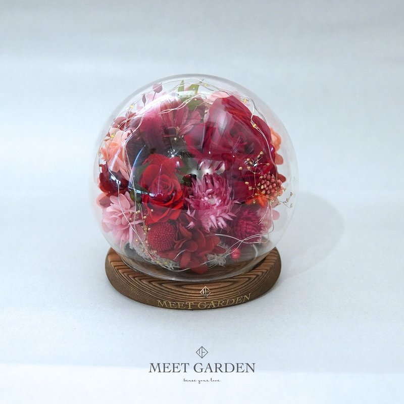 樱桃红色玫瑰保鲜花LED玻璃球 - 摆饰 - 玻璃 红色