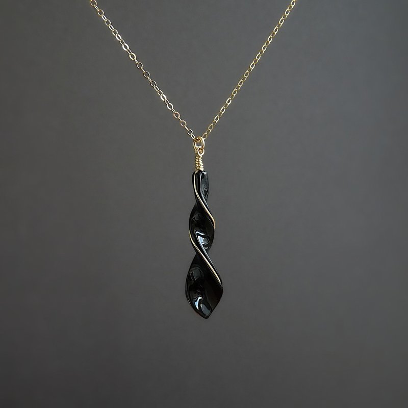 黑玛瑙几何螺旋坠 14K GF 包金线 手工镶边 新艺术风格项链 长链 - 项链 - 半宝石 黑色