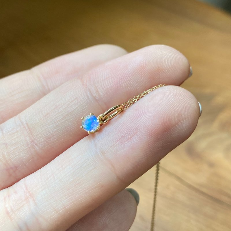 Emerald Gift拈翠-18K金顶级玻璃体切面蓝月光石锁骨坠 - 项链 - 半宝石 金色