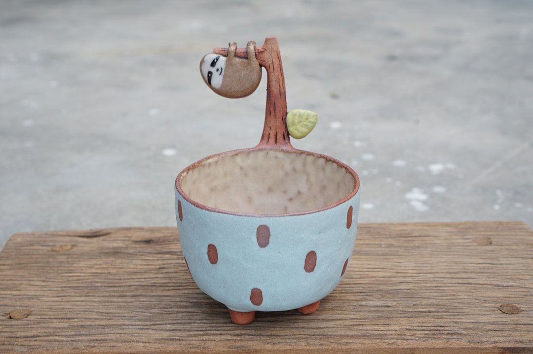 Sloth plant pot , handmade ceramic. - 花瓶/陶器 - 陶 多色