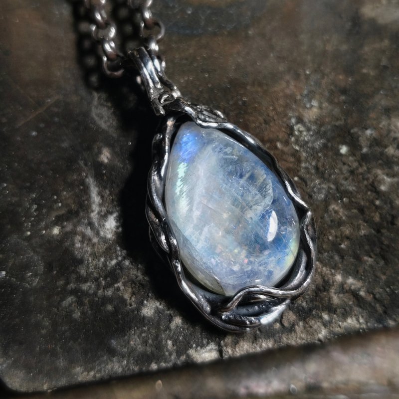 马岛月光石银吊墬 - 项链 - 宝石 白色