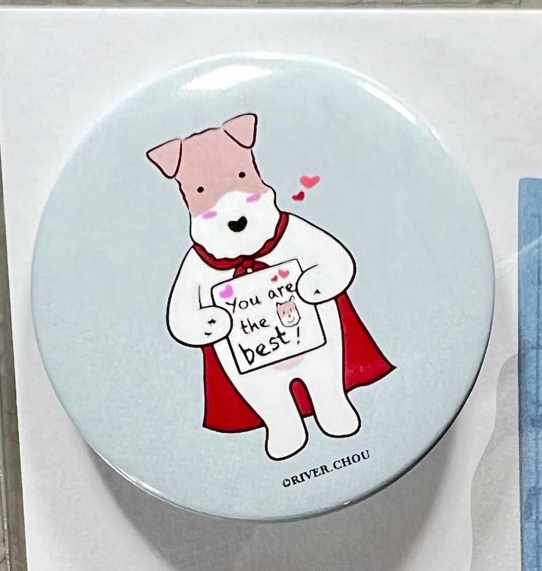 Wirefoxterrier 刚毛猎狐梗磁铁胸章44mm 超人 浅蓝 - 徽章/别针 - 其他金属 蓝色
