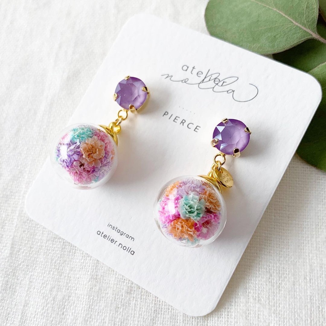 Pierce/Real flowers in glass/baby's breath/dried flower /Swarovski - 耳环/耳夹 - 玻璃 绿色