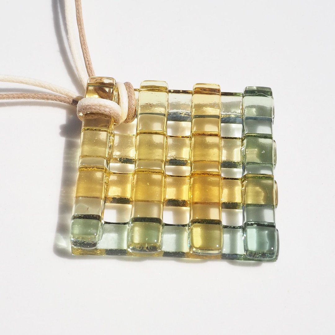 Sunbeams through the glass (Komorebi [Hidamari]) Necklace [Made to order] - 项链 - 玻璃 橘色