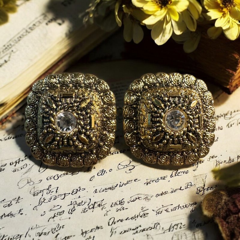 【金字塔之光】复古埃及浮雕独特低调古典系耳环耳饰 - 耳环/耳夹 - 树脂 金色