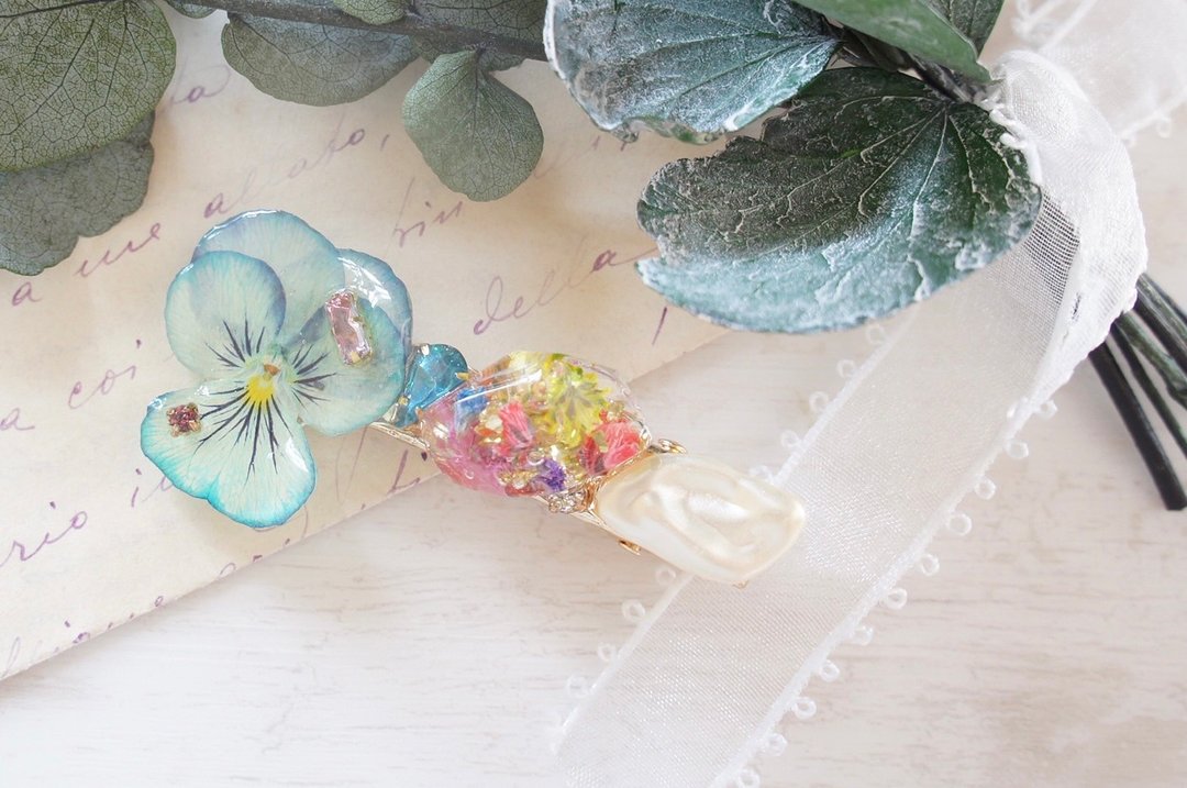 Viola Hair Clip (Aqua Blue) - 发饰 - 树脂 蓝色