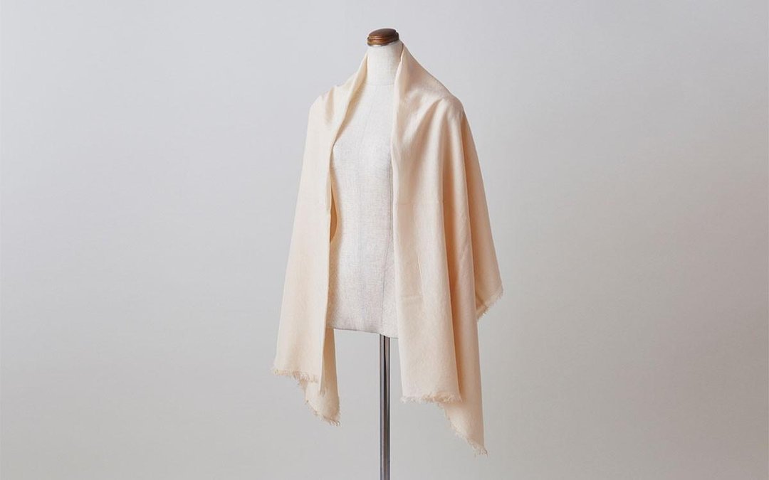 Enrica cottonsilk scarf gold / botanical dye - 丝巾 - 棉 卡其色