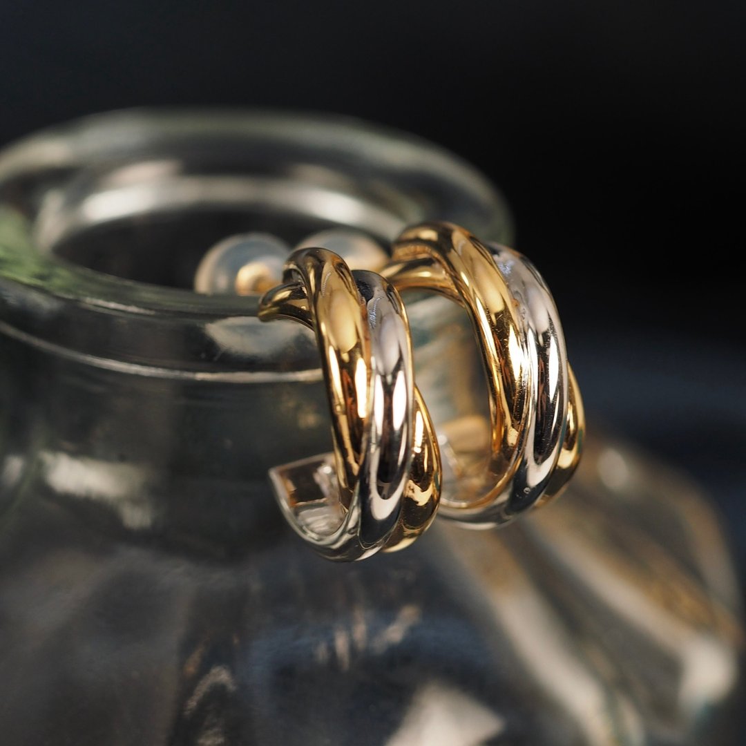 18K金双色金色扭纹耳环 18K Gold Dual Color Golden Twist Hoop - 耳环/耳夹 - 贵金属 