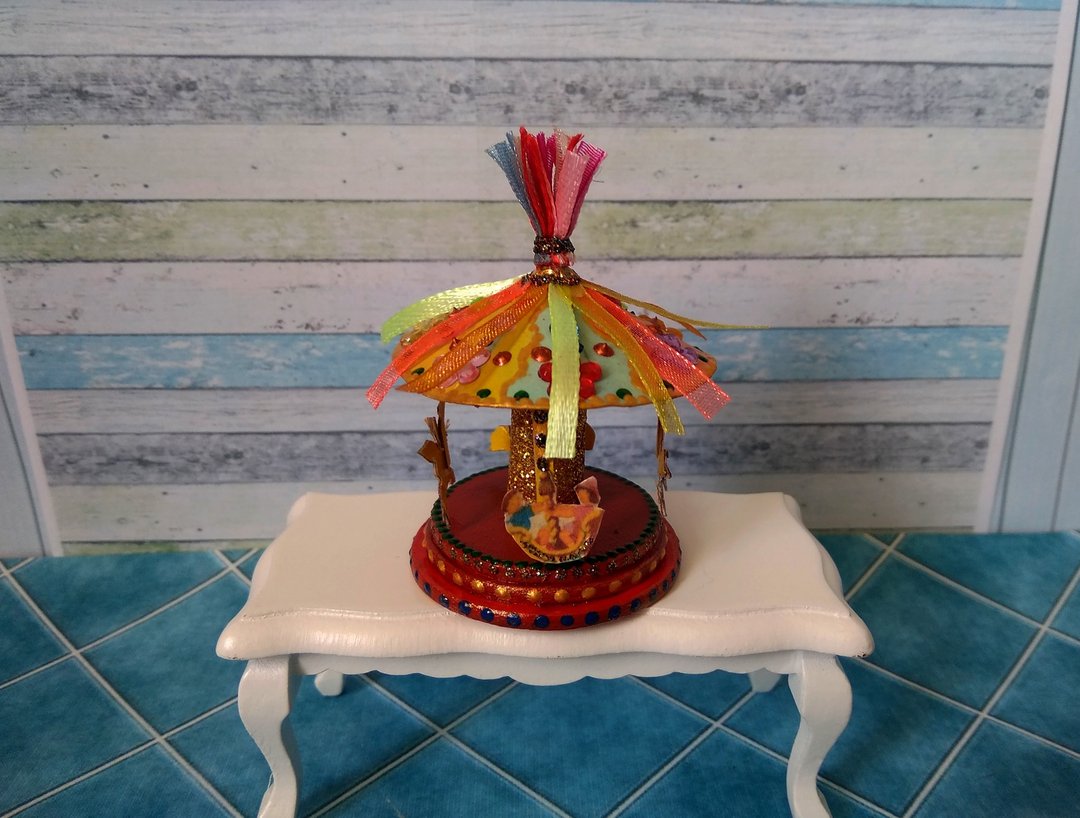 1:12 scale.Miniature carousel. Dollhouse miniature. - 玩偶/公仔 - 其他材质 