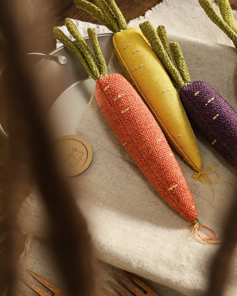 红萝卜 Rainbow carrots (Red)  纯手作 蔬果 摆饰 吊饰 猫咪儿童 - 摆饰 - 其他材质 多色