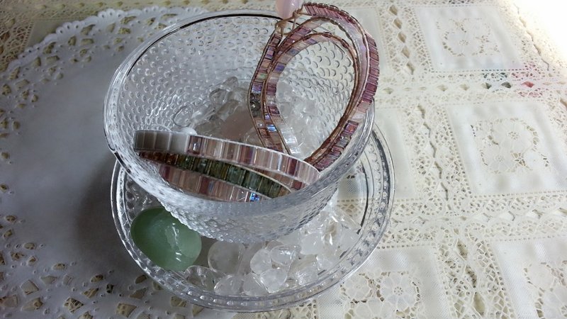 彩粉 简单的 日本方型扁身玻璃珠手绳 - 手链/手环 - 玻璃 